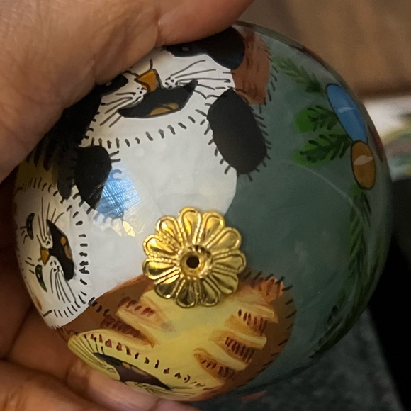 Inside Painted Art Christmas 3" Glass Ornament Christmas Cats multicolor - Picture 3 of 9